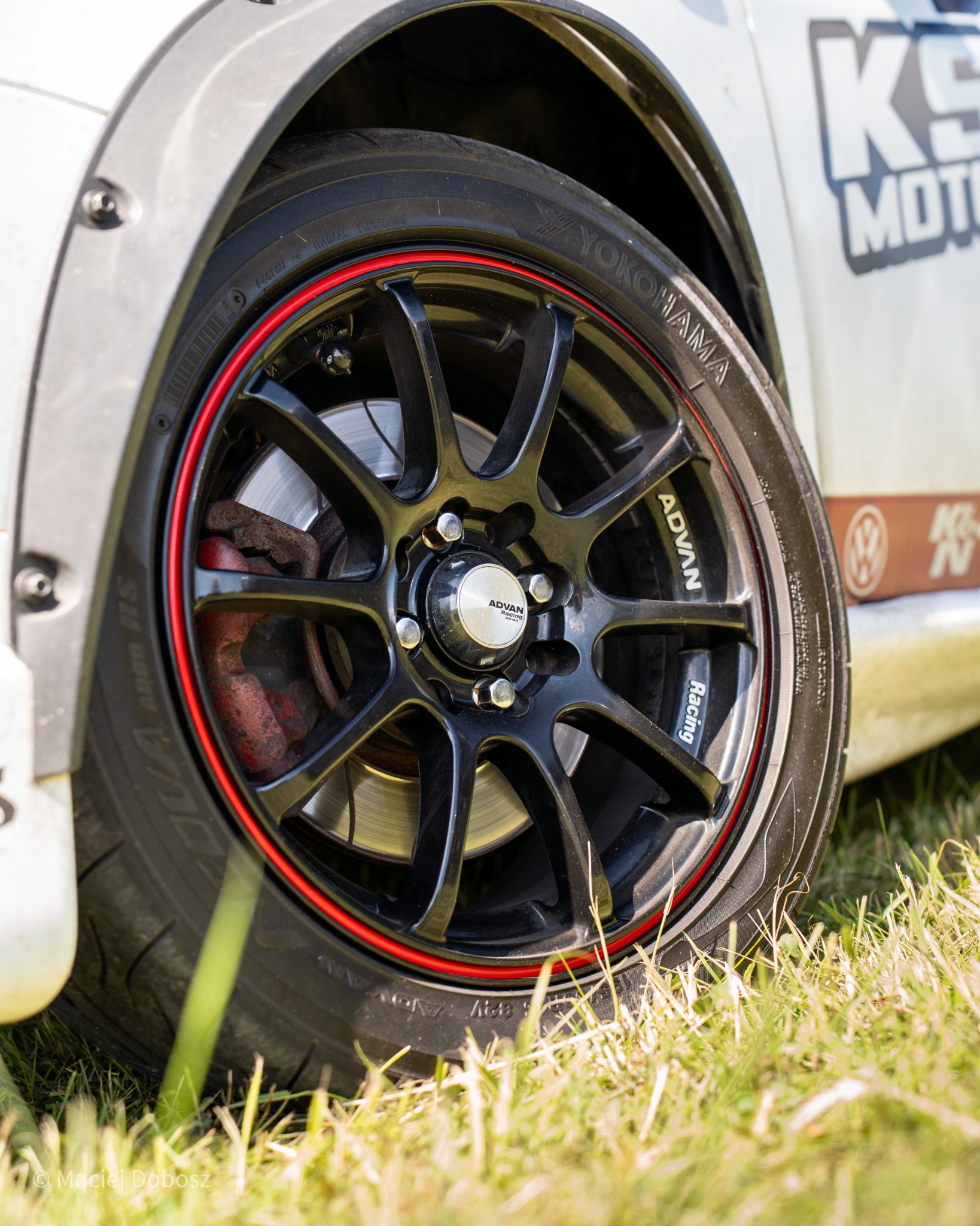 Wheel detail on the white rally Skoda at Rally Frýdlant